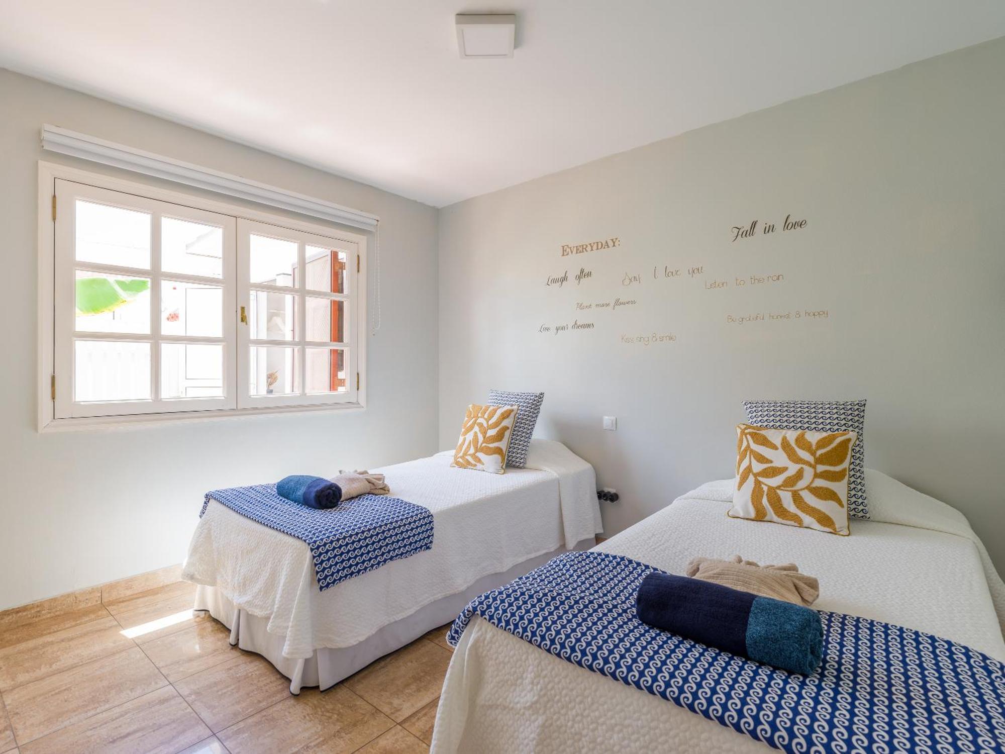 Banana House In Top Location By Tenpropertiesgc マスパロマス エクステリア 写真